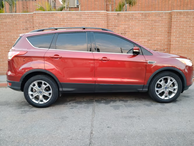 Ford Escape Automatica 1.6 Turbo - Imagen 2