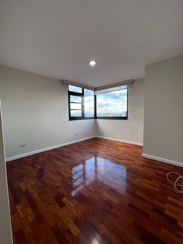 RENTA DE APARTAMENTO COMPLETAMENTE RENOVADO EN EDIFICIO SANTORINI, ZONA 14 - Imagen 12