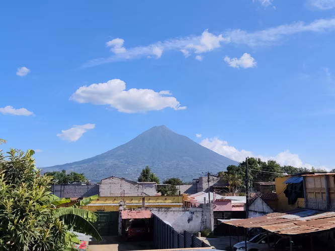 Casa en renta en Antigua Guatemala, cerca del estadío Pensativo - Miniatura 2