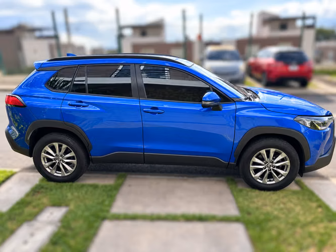 Impecable Toyota Corolla Cross 2022 - Imagen 3