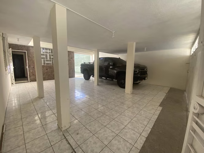 CASA PARA OFICINAS | 12 AMBIENTES | 23 PARQUEOS | EN COLONIA MARISCAL ZONA 11 | PV - Imagen 9