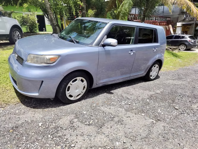 Scion modelo 2009