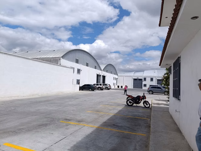 Ofibodegas en Gerona - Miniatura 5