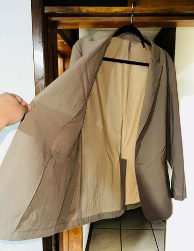 SACO - MARCA: THEORY - PERFORMANCE – NUEVO - ORIGINAL - TALLA: 44 - COLOR: KHAKI