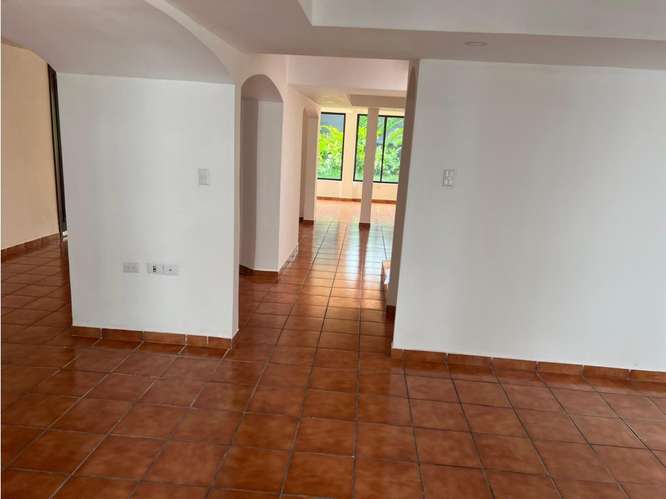 CASA EN RENTA – 4 HAB + JARDÍN  | SECTOR LA VILLA | ZONA 14 - Imagen 7