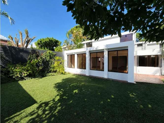  CASA EN RENTA – 4 HAB + JARDÍN  | SECTOR LA VILLA | ZONA 14 - Imagen 10