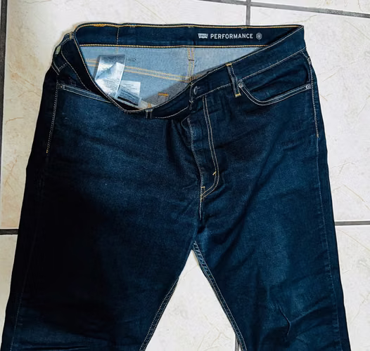JEANS - LEVI’S 511 - PERFORMANCE - STRETCH -NUEVO - ORIGINAL - COLOR: AZUL OSCURO - TALLA: 38 X 32  - Imagen 2