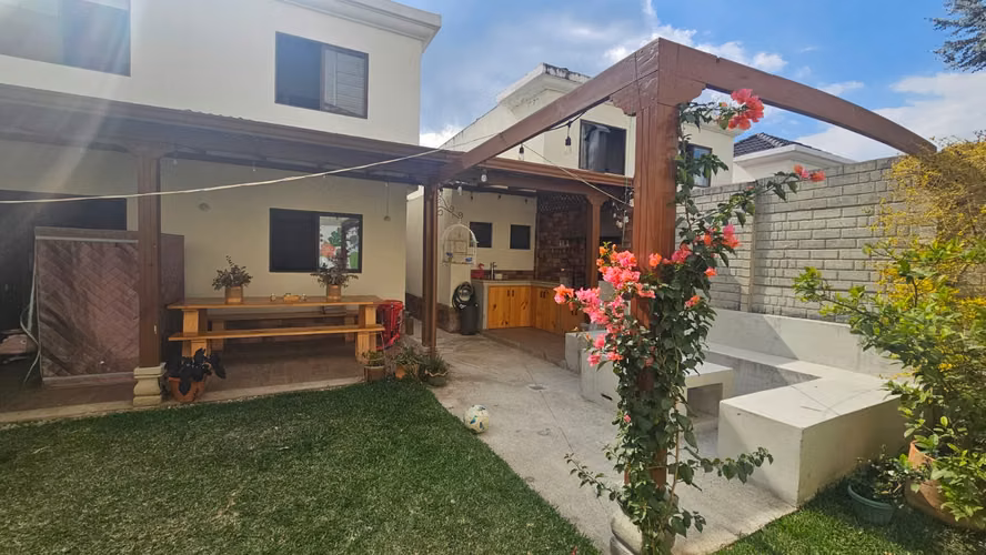Casa en renta zona 16 - Imagen 4