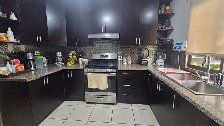 Casa en renta zona 16 - Imagen 3