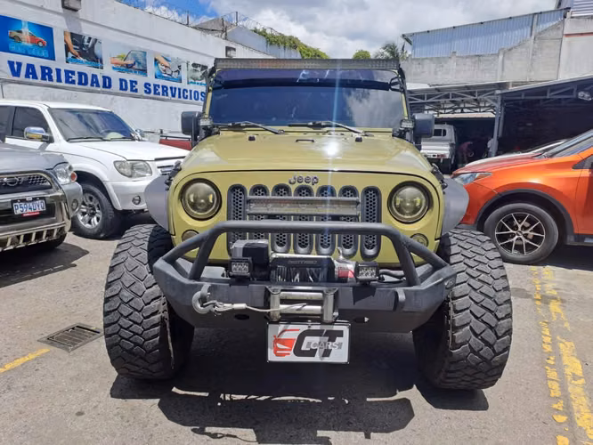 Jeep Wrangler Unlimited 2013 Importado Automático y Tiptronic 4x4 Varios Extras Bien Armado Nítido Nada que Invertir  - Imagen 5