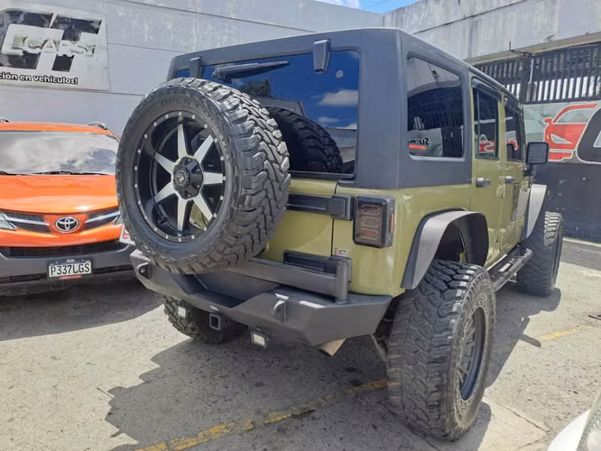 Jeep Wrangler Unlimited 2013 Importado Automático y Tiptronic 4x4 Varios Extras Bien Armado Nítido Nada que Invertir  - Imagen 2