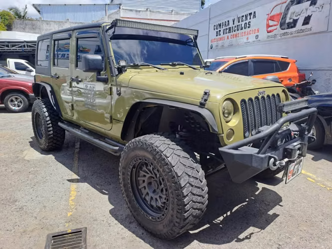 Jeep Wrangler Unlimited 2013 Importado Automático y Tiptronic 4x4 Varios Extras Bien Armado Nítido Nada que Invertir 