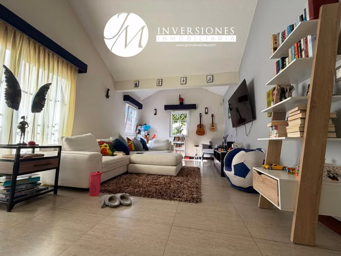 Casa en Venta de 3 Dormitorios en Carretera a el Salvador