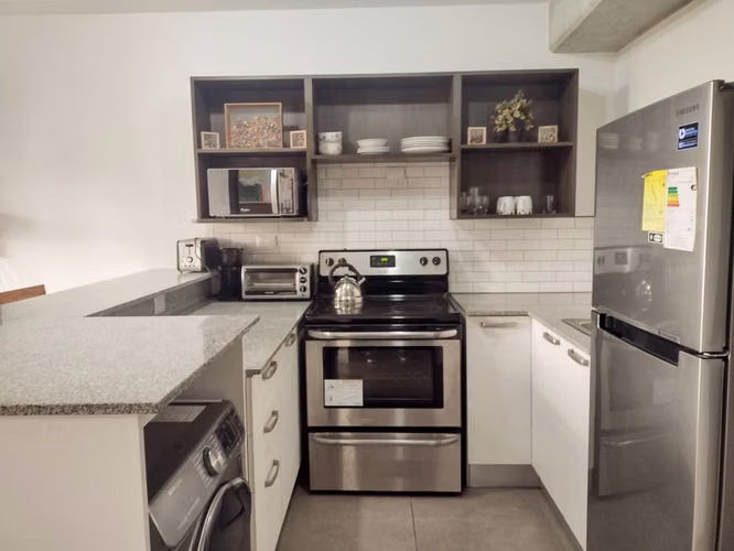 Apartamento Amueblado de 1 Habitación en zona 10