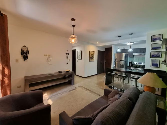 APARTAMENTO CON AMPLIA TERRAZA ZONA 10 - Imagen 5