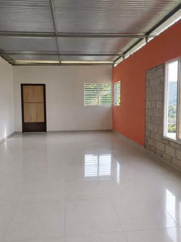 Propiedad amplia para casa u hotel 