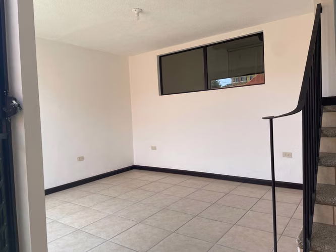 Alquilo Casa en Los Manatiales Km 19 a San José Pinula - Imagen 3