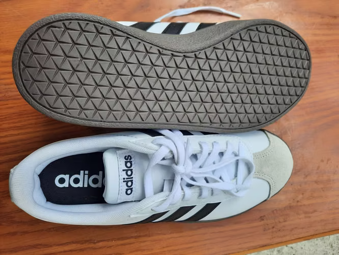 Zapatos Adidas nuevos 