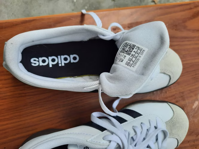 Zapatos Adidas nuevos  - Imagen 4