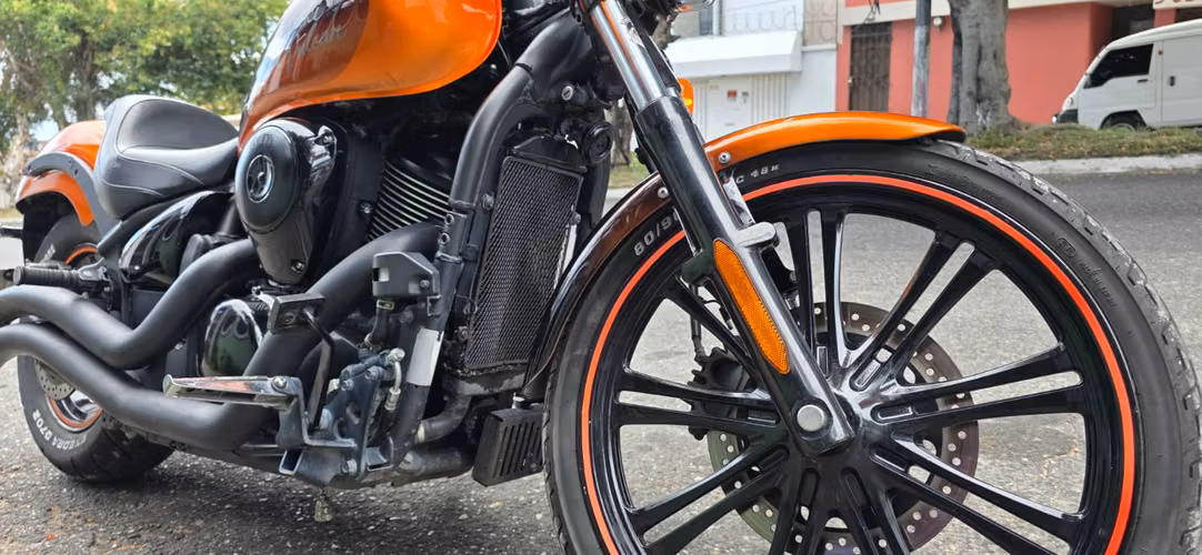  **¡KAWASAKI VULCAN 900 CUSTOM 2019 EN VENTA!**   ¿Buscas una moto que combine **potencia, estilo y presencia* - Imagen 4