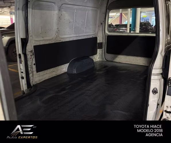 TOYOTA HIACE TURBO DIESEL DE AGENCIA 2018 - Imagen 11