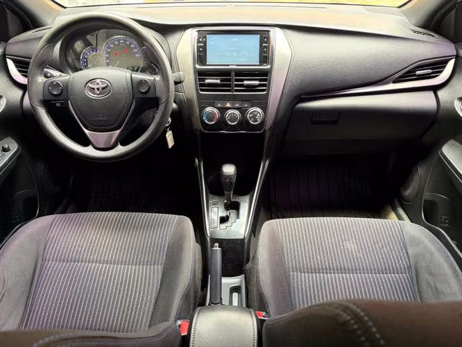 Toyota Yaris E de Agencia Modelo 2023 - Imagen 7