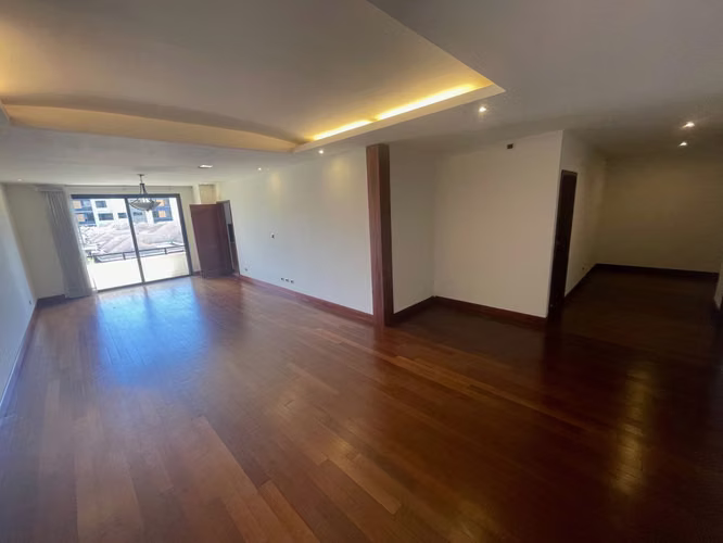 Rento apartamento en Oakland EDIFICIO EXCLUSIVO CERCA DE OAKLAND MALL - Miniatura 2