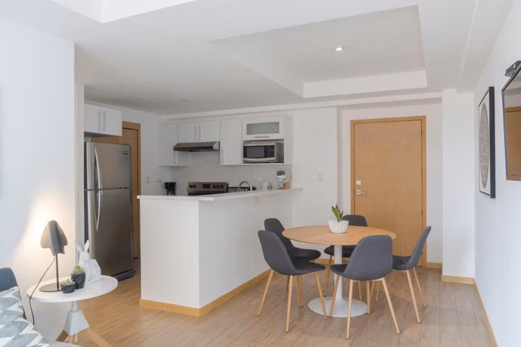 Rento apartamento AMUEBLADO En Zona 10 BUEN PRECIO!!