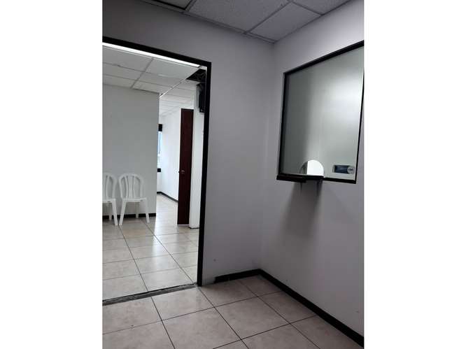  OFICINA EN RENTA – 131.34 M² + 6 OFICINAS | ATLANTIS | ZONA 10 - Imagen 6