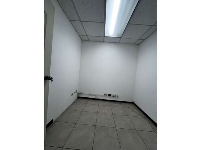  OFICINA EN RENTA – 131.34 M² + 6 OFICINAS | ATLANTIS | ZONA 10 - Imagen 10