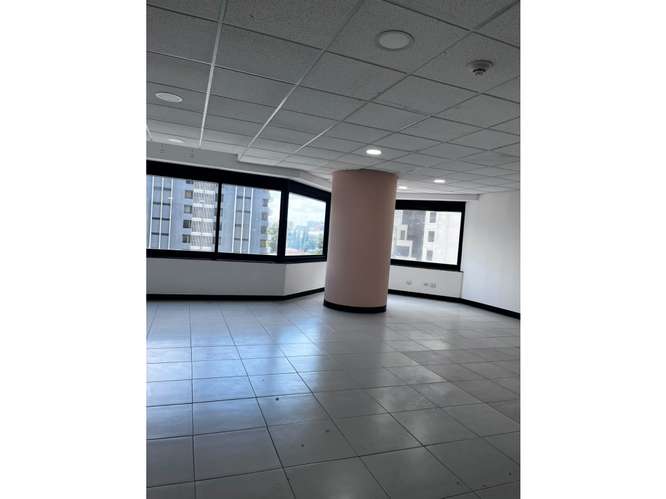  OFICINA EN RENTA – 125.10 M² + ESPACIO ABIERTO | ATLANTIS | ZONA 10 - Imagen 7