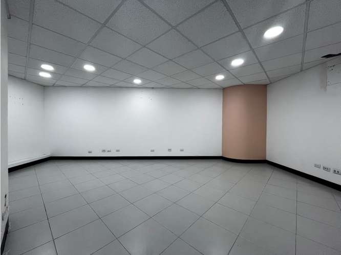  OFICINA EN RENTA – 125.10 M² + ESPACIO ABIERTO | ATLANTIS | ZONA 10 - Imagen 2