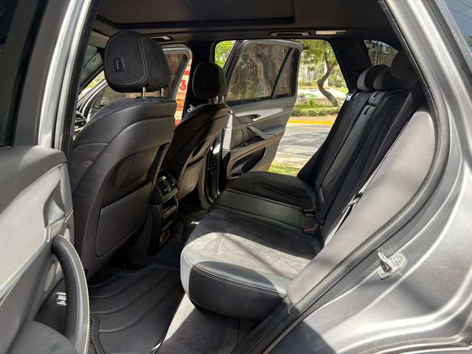 BMW X5 XDRIVE 30D modelo 2018 de agencia 