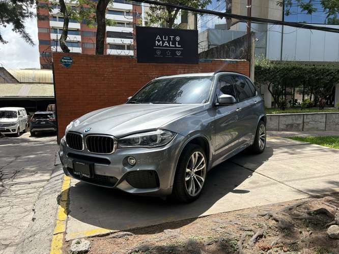 BMW X5 XDRIVE 30D modelo 2018 de agencia 