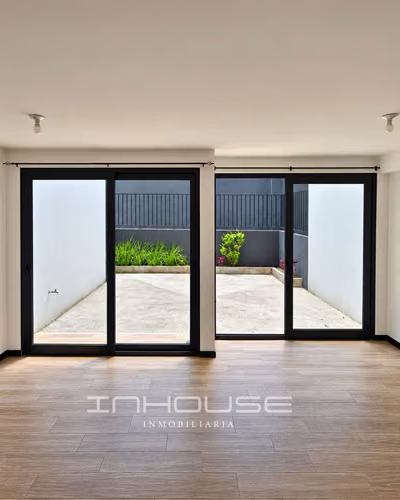 APARTAMENTO EN RENTA ZONA 16 PRIMER NIVEL CON PATIO CON JARDINERA