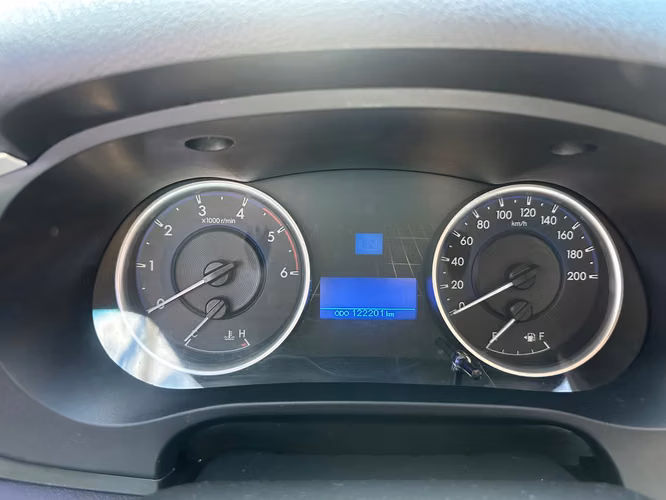 Toyota Hilux 2021 Automático y Tiptronic 4x4 de Agencia Turbo Diesel Nítido Nada que Invertir un Dueño con Récord  - Imagen 9