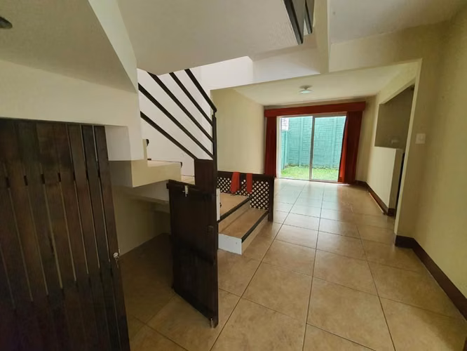 Venta de casa en Condominio Vista Verde | Km 19.5 a San José Pinula | Rentada actualmente ideal para inversión - Imagen 2