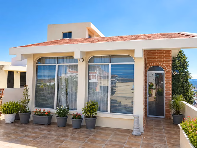 Venta de Casa de esquina en Lomas de Portugal Zona 1 de Mixco | Tiene apartamento independiente - Imagen 14