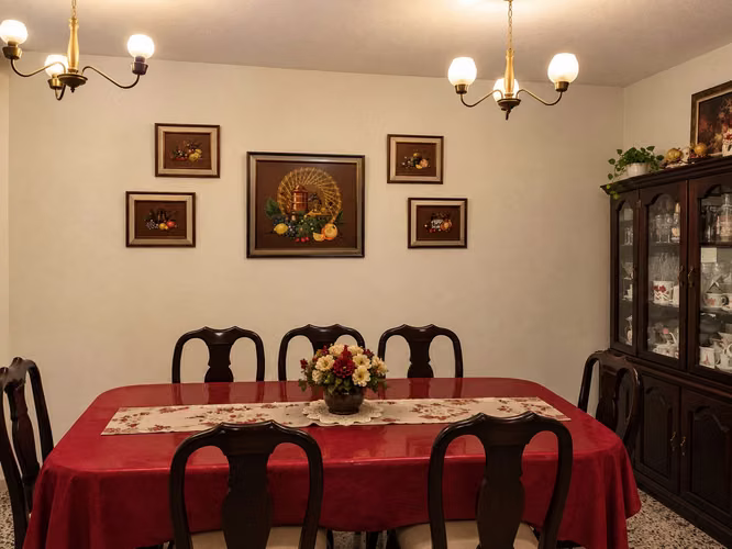 Venta de Casa de esquina en Lomas de Portugal Zona 1 de Mixco | Tiene apartamento independiente - Imagen 8