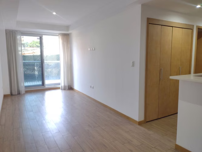 Apartamento de 2 Habitaciones en zona 10 - Imagen 2