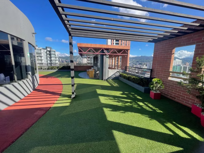 Rento apartamento AMUEBLADO en Zona 10 EDIFICIO MODERNO CON ROOFTOP - Imagen 19