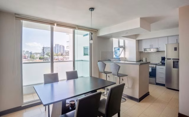 ALQUILO APARTAMENTO EN ZONA 14  CONDADO LA VILLA DE 3 DORMITORIOS AMUEBLADO Y EQUIPADO - Imagen 3