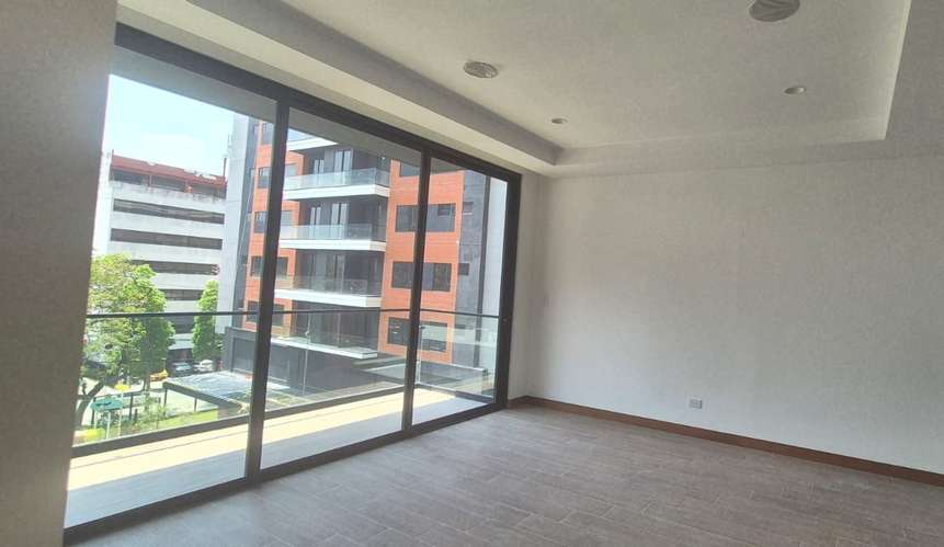 Apartamento en Zona 10 - Imagen 1