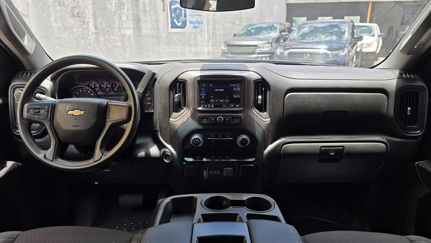 CHEVROLET SILVERADO TURBO CUSTOM 4X4 2023 - Imagen 6