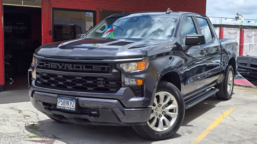 CHEVROLET SILVERADO TURBO CUSTOM 4X4 2023 - Imagen 4