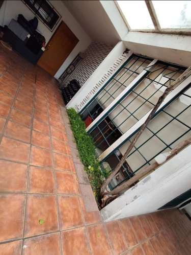 CASA EN RENTA EN ZONA 13 IDEAL PARA VIVIENDA U OFICINA