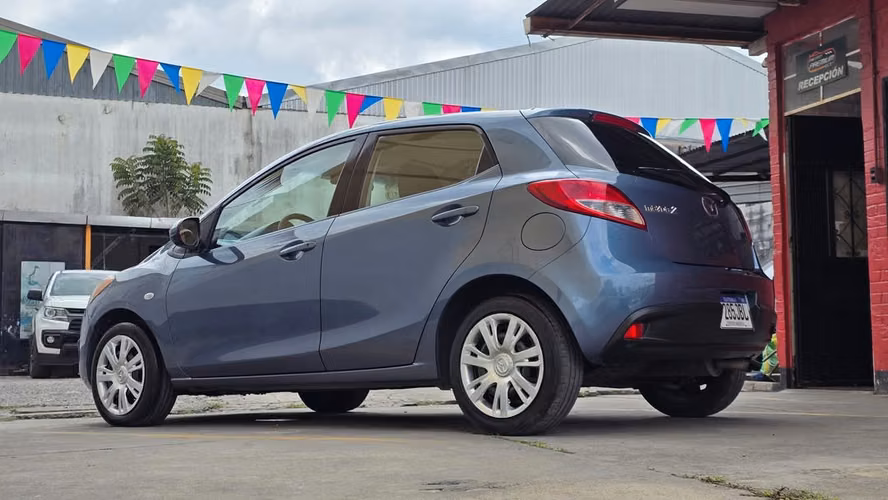 MAZDA 2 2014 - Imagen 3