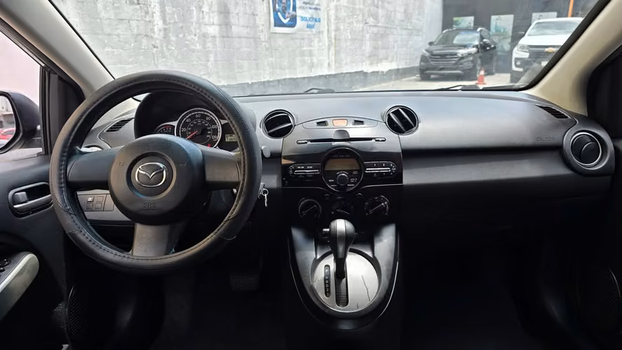 MAZDA 2 2014 - Imagen 16