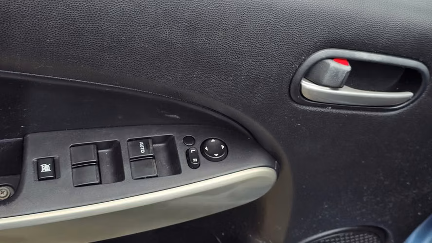 MAZDA 2 2014 - Imagen 9