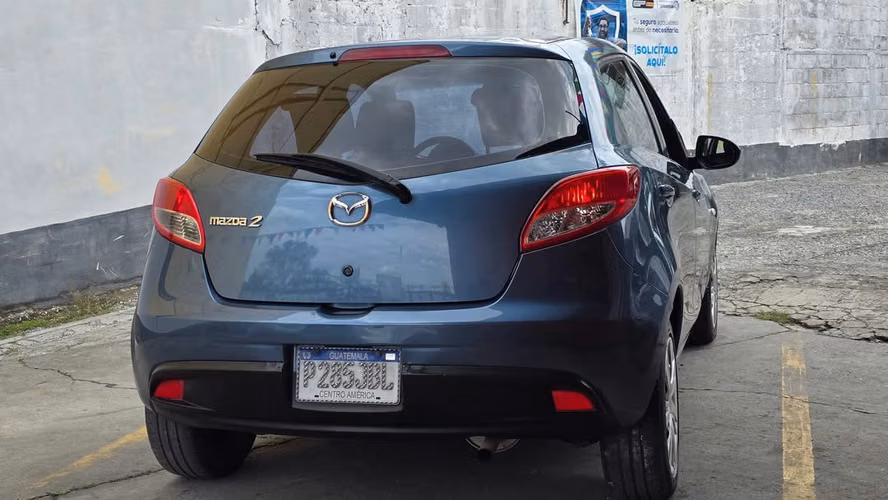 MAZDA 2 2014 - Imagen 5